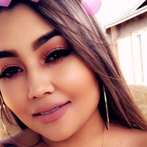 Meet your Posher, Lesly